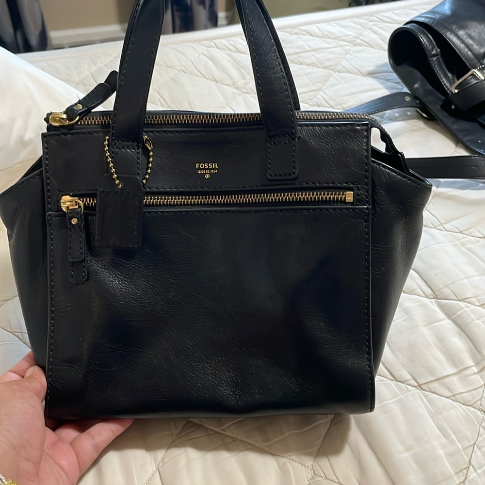 Fossil convertible purse with detachable crossbody strap